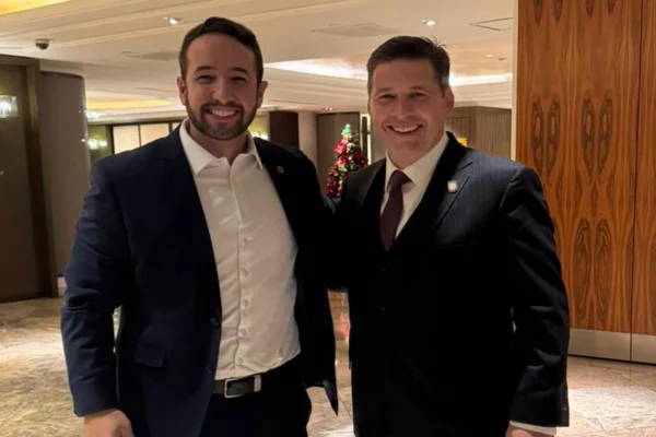 imagem colorida do senador Shane David Jett, do estado de Oklahoma