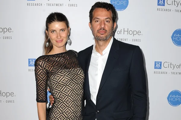 Bolo de casamento oferecido por Huck e Angélica vira piada na web