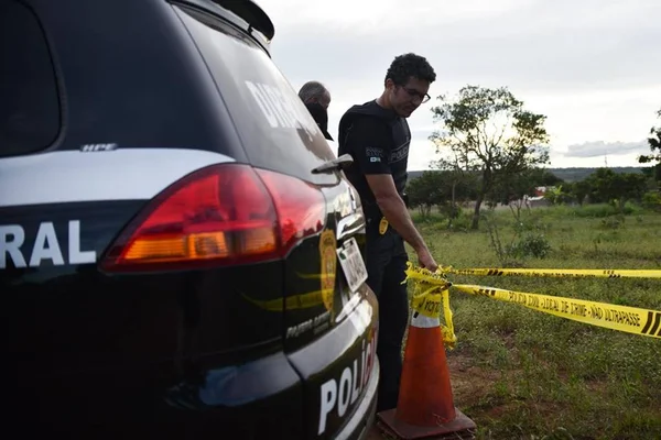 Após chacina, PCDF apreende 4 carros e joias de ciganos suspeitos