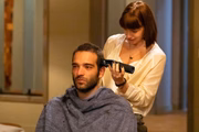 Afonso (Humberto Carrão) e Solange (Alice Wegmann)