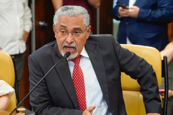 Imagem colorida do vereador Senival Moura, preso durante operação contra lavagem de dinheiro do PCC. Metrópoles