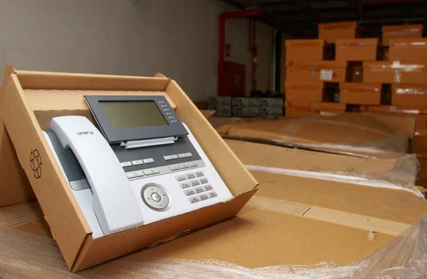 Superfaturamento de R$ 1 milhão em contrato da Câmara Legislativa mantém equipamentos telefônicos encostados há um ano