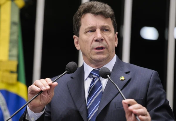 Senador Ivo Cassol recebeu R$ 288 mil em combustíveis para aviões