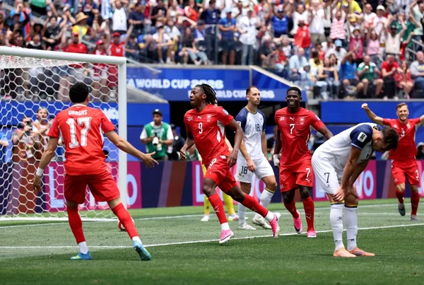 Copa do Mundo: Suíça goleia Bósnia e assume a liderança do Grupo B