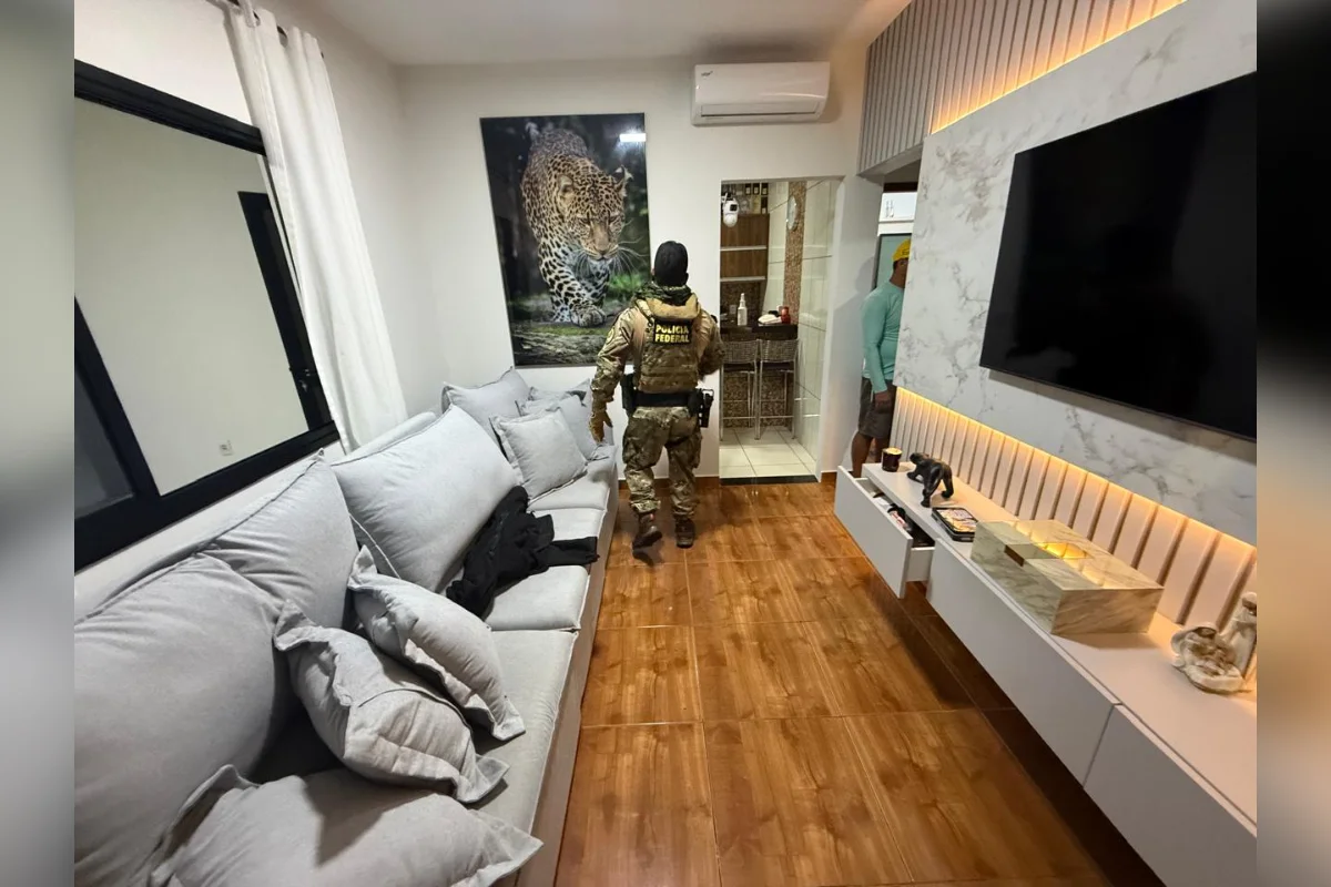 Carrões, Rolex e R$ 50 milhões: PF mira tráfico transnacional de cocaína Carrões, Rolex e R$ 50 milhões: PF mira tráfico transnacional de cocaína