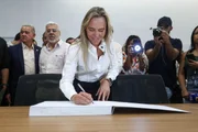 Celina Leão assina ordem de ocupação do Centrad