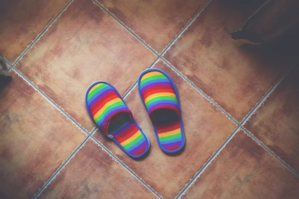 Vamos falar sobre gays que rejeitam o mundo gay?