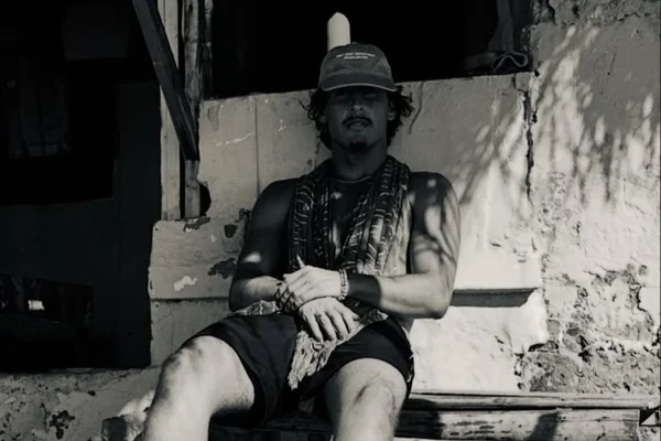 Saiba quem foi Yam Wisman, surfista do Brasil que morreu nas Filipinas