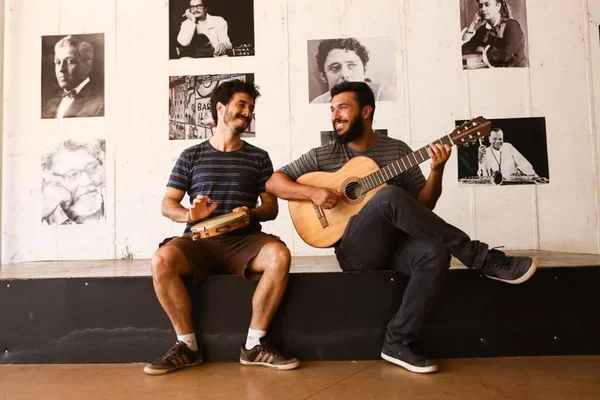 Clube do Choro se abre ao samba e ao rock para atrair novas gerações