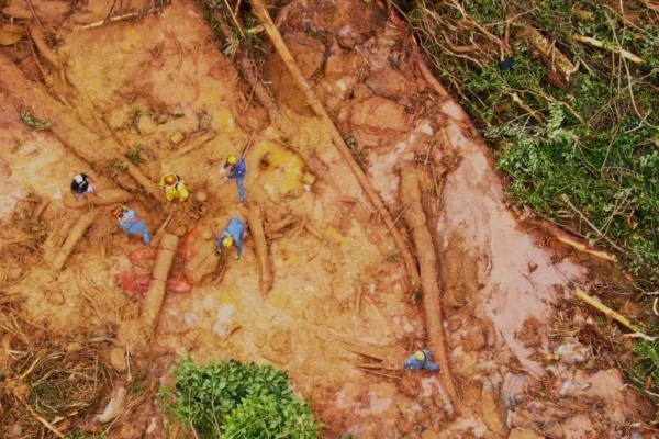Busca por desaparecidos no litoral de São Paulo - Metrópoles
