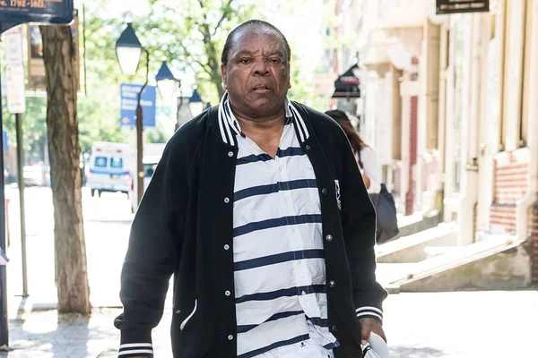 Comediante e ator John Witherspoon morre aos 77 anos