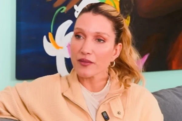 Gabriela Morais, ex-Pugliesi, diz que ETs vivem disfarçados na Terra