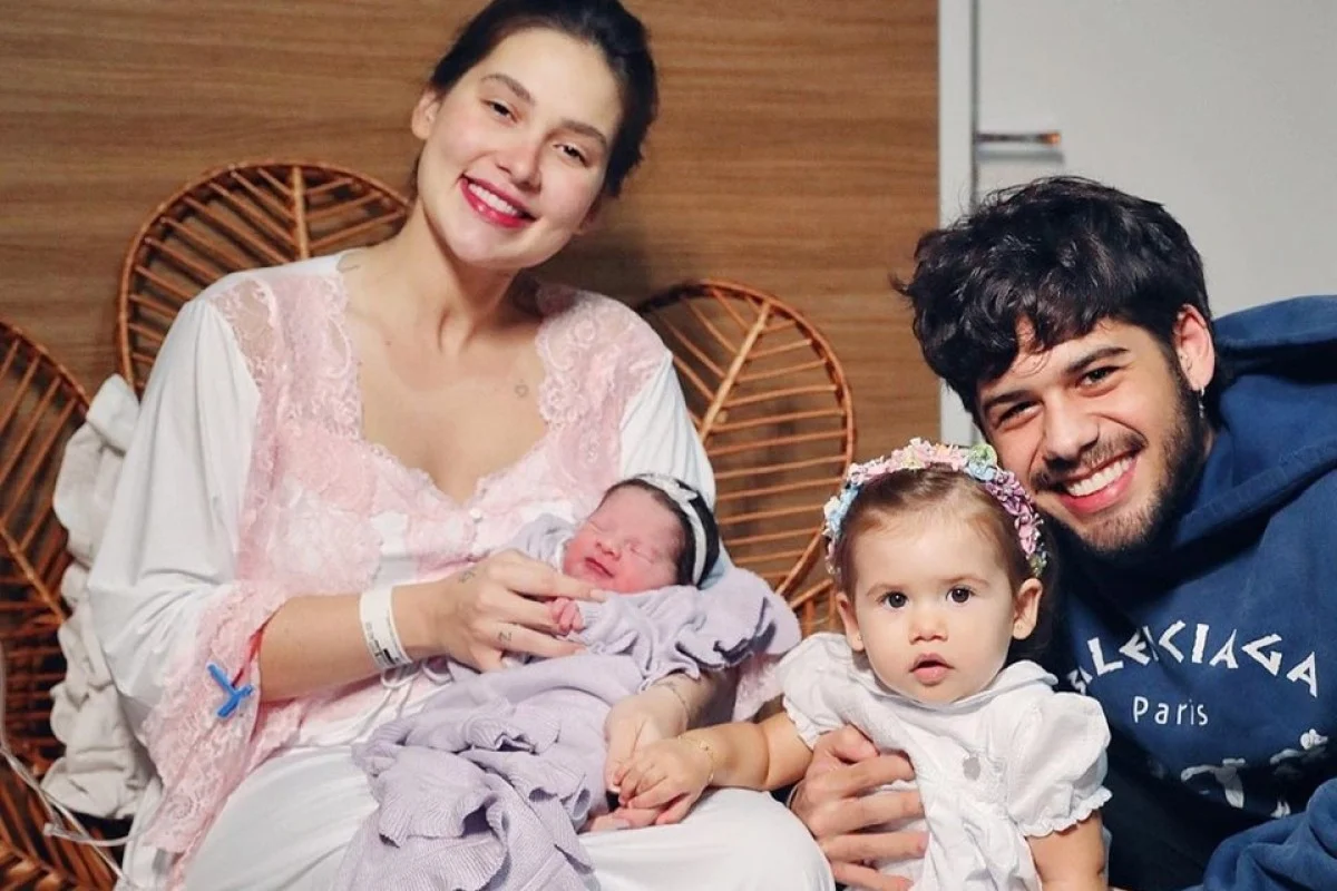 Pouco tempo após dar à luz, Virgínia Fonseca e Zé Felipe publicam primeira imagem da família completa, com Maria Flor e Maria Alice Pouco tempo após dar à luz, Virgínia Fonseca e Zé Felipe publicam primeira imagem da família completa, com Maria Flor e Maria Alice