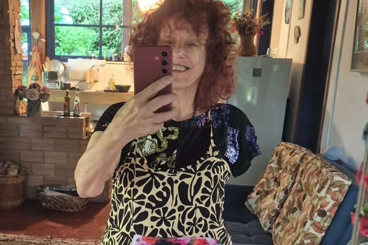Roseana Murray faz selfie no espelho Roseana Murray faz selfie no espelho