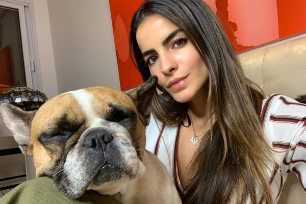 natalia figueira e cachorro
