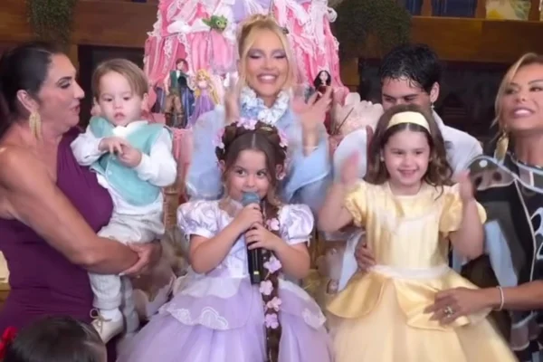 Especialista explica como funciona teto iluminado da festa de Maria Flor - destaque galeria