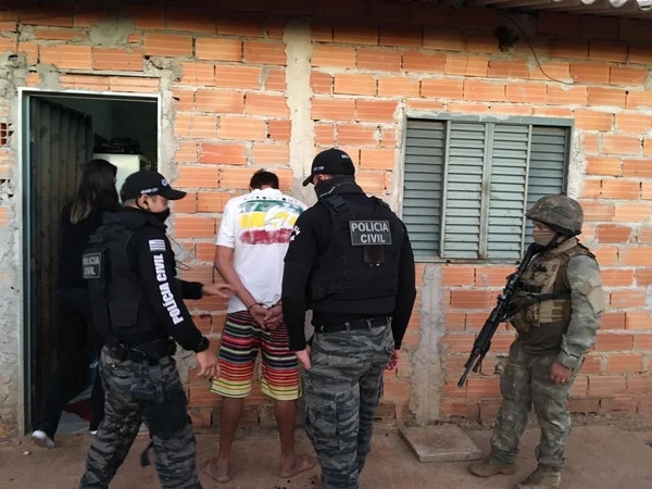 Policia prende home acusado de roubar e estuprar mulheres em Goiás