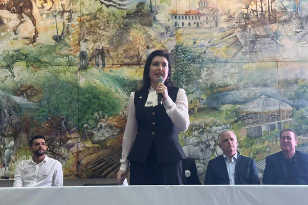 Simone Tebet na Alesp durante evento de filiação ao PSB - Metrópoles