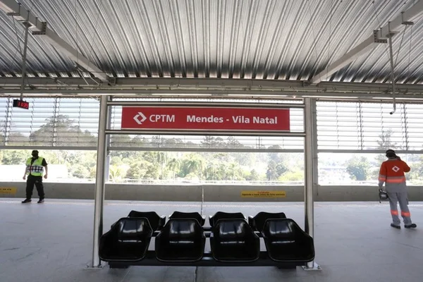 Funcionários da CPTM assumem bilheterias após empresa romper contrato