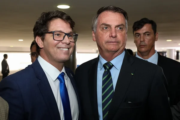 Bolsonaro nomeia ator Mario Frias para Secretaria Especial da Cultura