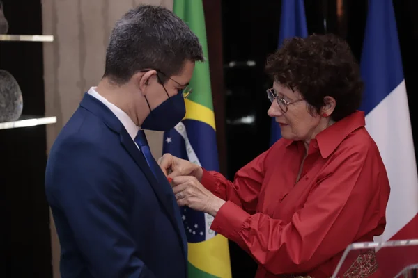 Senador Randolfe Rodrigues e Brigitte Collet, embaixadora da França