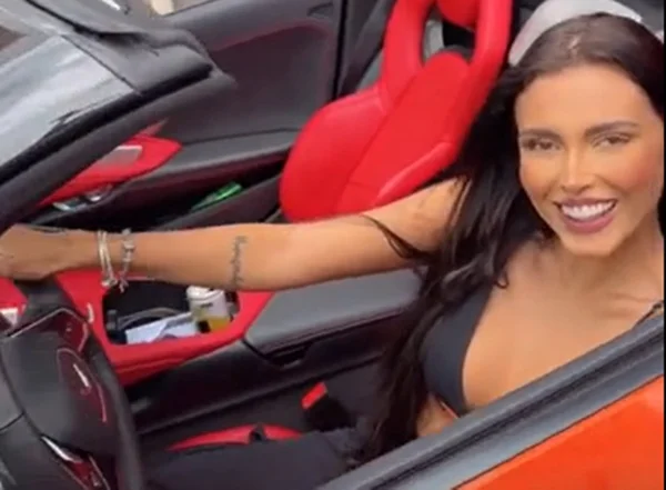 Fernanda Campos, ex-amante Neymar, com um carrão - Metrópoles