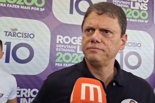 Tarcísio fala em “falsa comunicação de crime” de motorista de Haddad