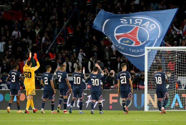 Time do PSG em campo