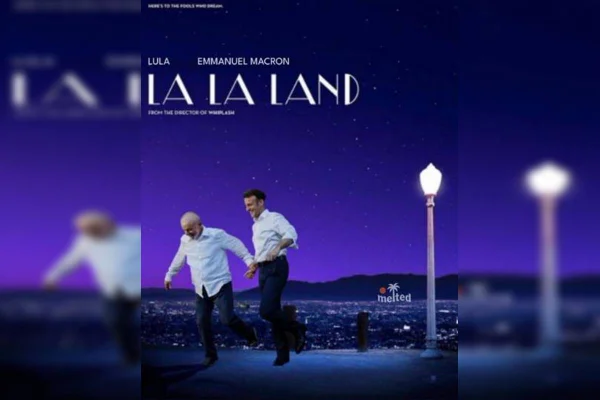 Imagem colorida do cartaz do filme La La Land com a foto dos dois líderes de mãos dadas - Metrópoles