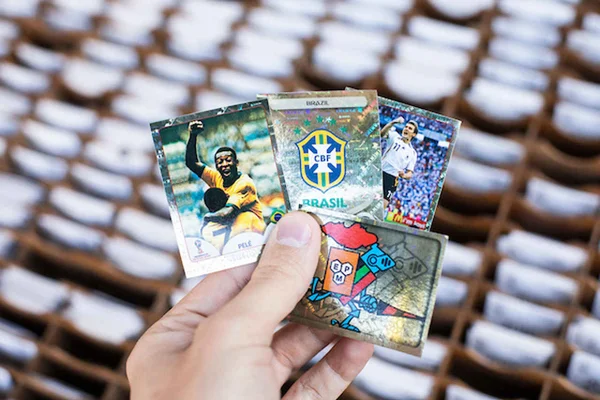 Jogadores de futebol entram na Justiça contra álbuns de figurinhas