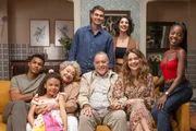 Davi (Rafa Vitti), Ayla(Bel Lima), Samuel (Juan Paiva),  Rosa (Suely Franco), Sofia (Elis Cabral), Abel (Tony Ramos), Filipa (Claudia Abreu) e Leo (Clara Moneke) em Dona de Mim
