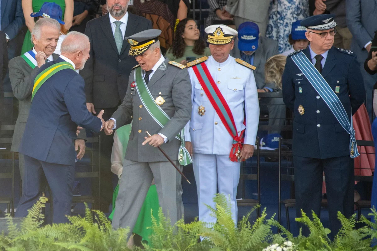 Ministros de Lula e autoridades vão ao desfile de 7 de Setembro - imagem 17 Ministros de Lula e autoridades vão ao desfile de 7 de Setembro - imagem 17