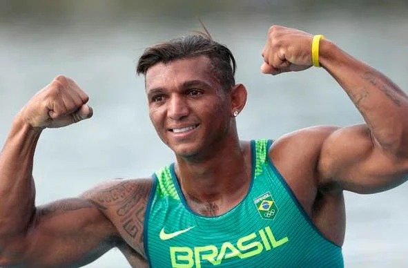 Após prata e bronze, Isaquias Queiroz ainda espera o ouro na Rio-2016