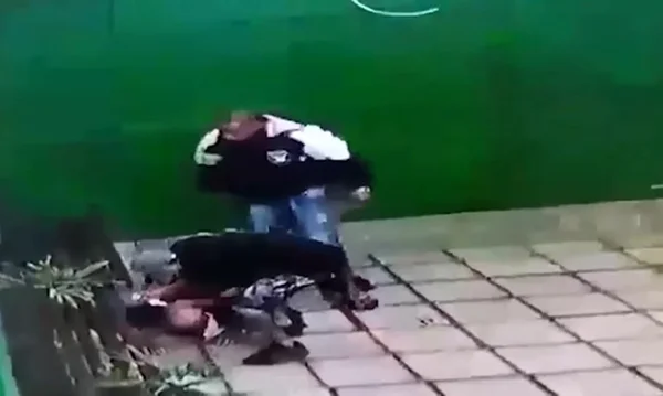 Um dos homens que espancou e esfaqueou idoso no DF é achado após roubo