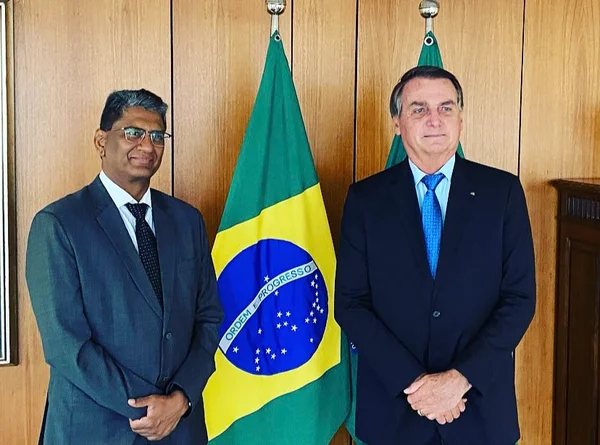 Bolsonaro se reúne com embaixador da Índia na manhã desta segunda