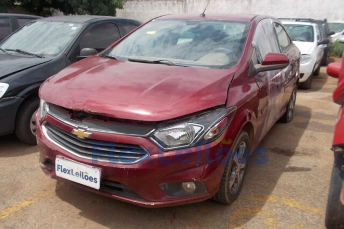 Chevrolet Prisma 1.4MT LTZ 2016 R$ 5,5 mil Chevrolet Prisma 1.4MT LTZ 2016 R$ 5,5 mil