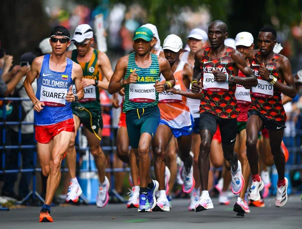 Após liderar maratona, Daniel do Nascimento passa mal e abandona prova