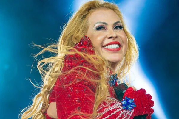 Joelma durante um show - Metrópoles