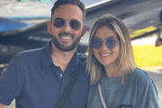 William Gusmão e Virginia Fonseca posam sorridentes e de óculos escuros