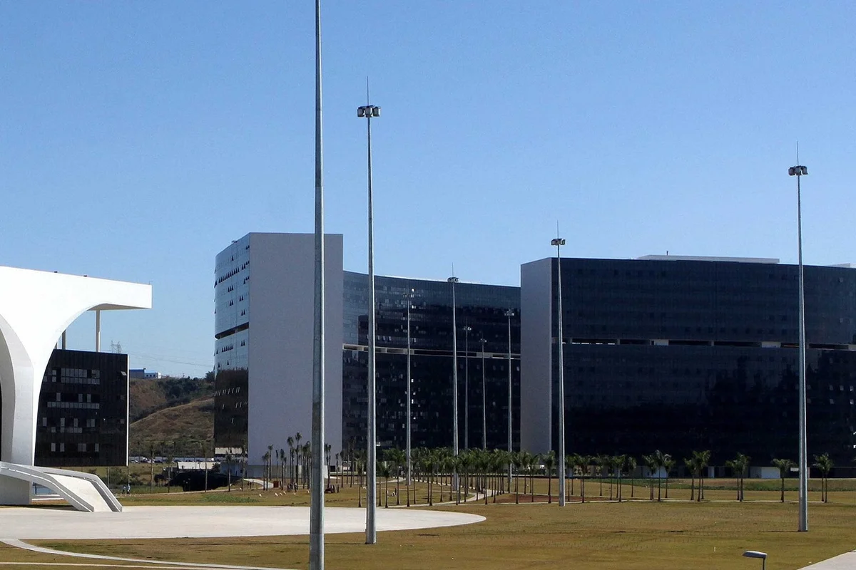 MG libera saída antecipada de servidores em jogos do Brasil na Copa