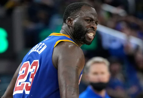Ladrões invadem casa de jogador da NBA e roubam R$ 5 milhões em joias