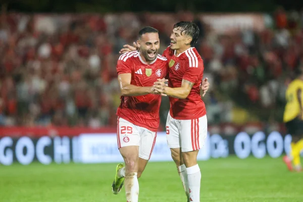 Internacional faz 3 x 0 no Ypiranga e abre vantagem na semi do Gauchão