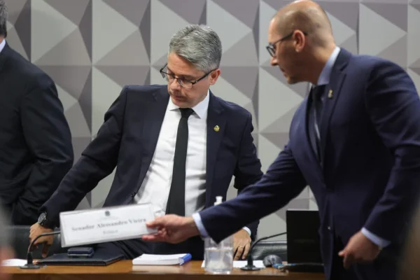 senador alessandro vieira 2