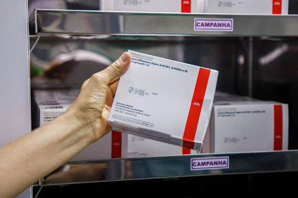 imagem colorida vacina influenza anapolis
