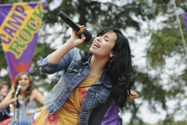 Fãs detonam Camp Rock 3: “História fraca, escolha dos atores horrível” - destaque galeria Fãs detonam Camp Rock 3: “História fraca, escolha dos atores horrível” - destaque galeria