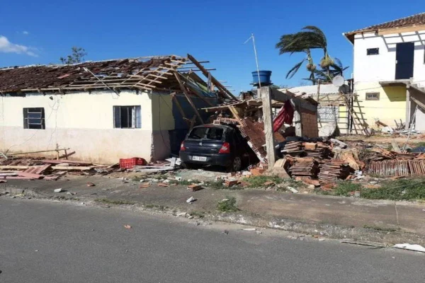 Um ano depois do ciclone bomba, moradores de SC lidam com traumas