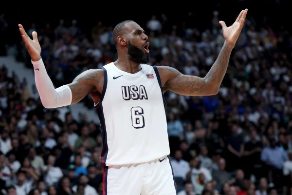 Foto colorida de LeBron James - Metrópoles