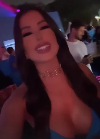 Frantchêsca Antunes foi flagrada com Jonas Sulzbach Frantchêsca Antunes foi flagrada com Jonas Sulzbach