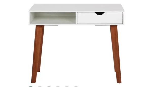 Lin Escrivaninha, na <a href="https://www.tokstok.com.br" target="_blank">Tok Stok</a> de R$ 799,99 por R$ 619,99 Lin Escrivaninha, na <a href="https://www.tokstok.com.br" target="_blank">Tok Stok</a> de R$ 799,99 por R$ 619,99