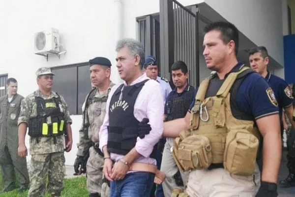 Traficante Jarvis Pavão é levado para o presídio federal de Mossoró